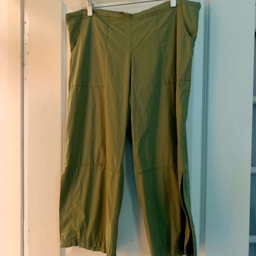 Rare discontinued Olive Green be present Wide-Leg Pants